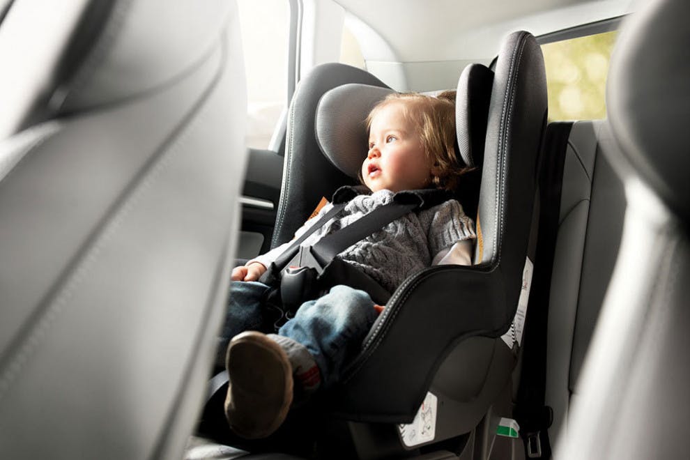 Consejos seguridad para que bebés viajen coche
